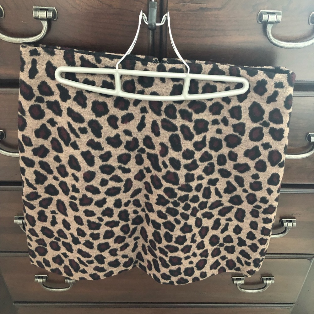 Fierce leopard print Ann Taylor skirt.  Wool blend.
